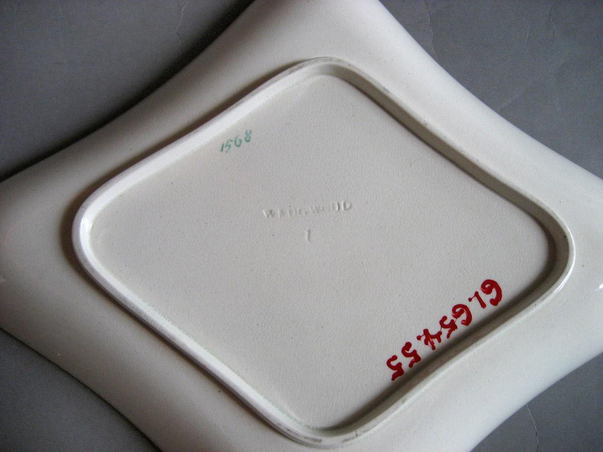 1961.0654.055 Dish, mark