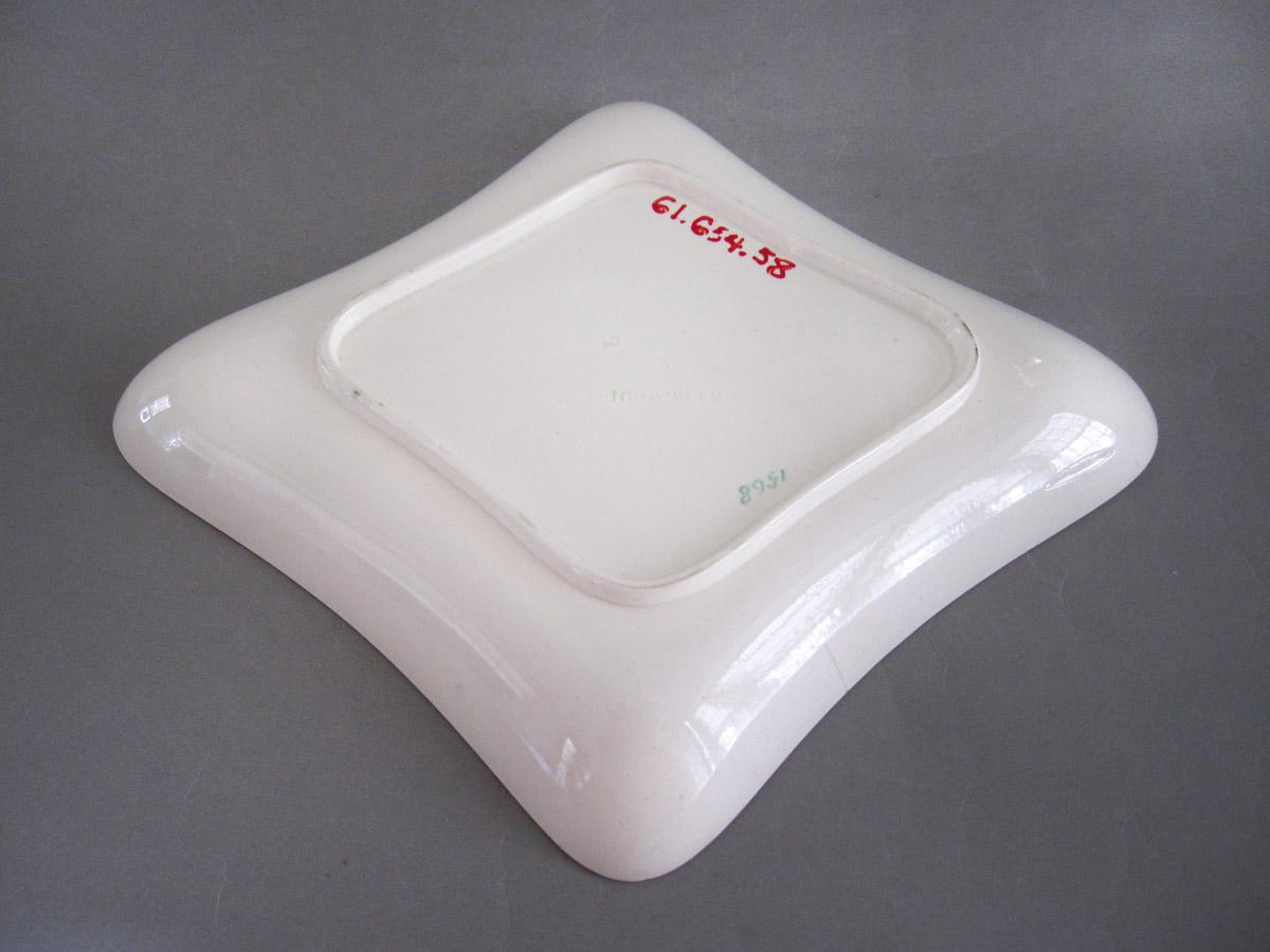 1961.0654.058 Dish, view 2