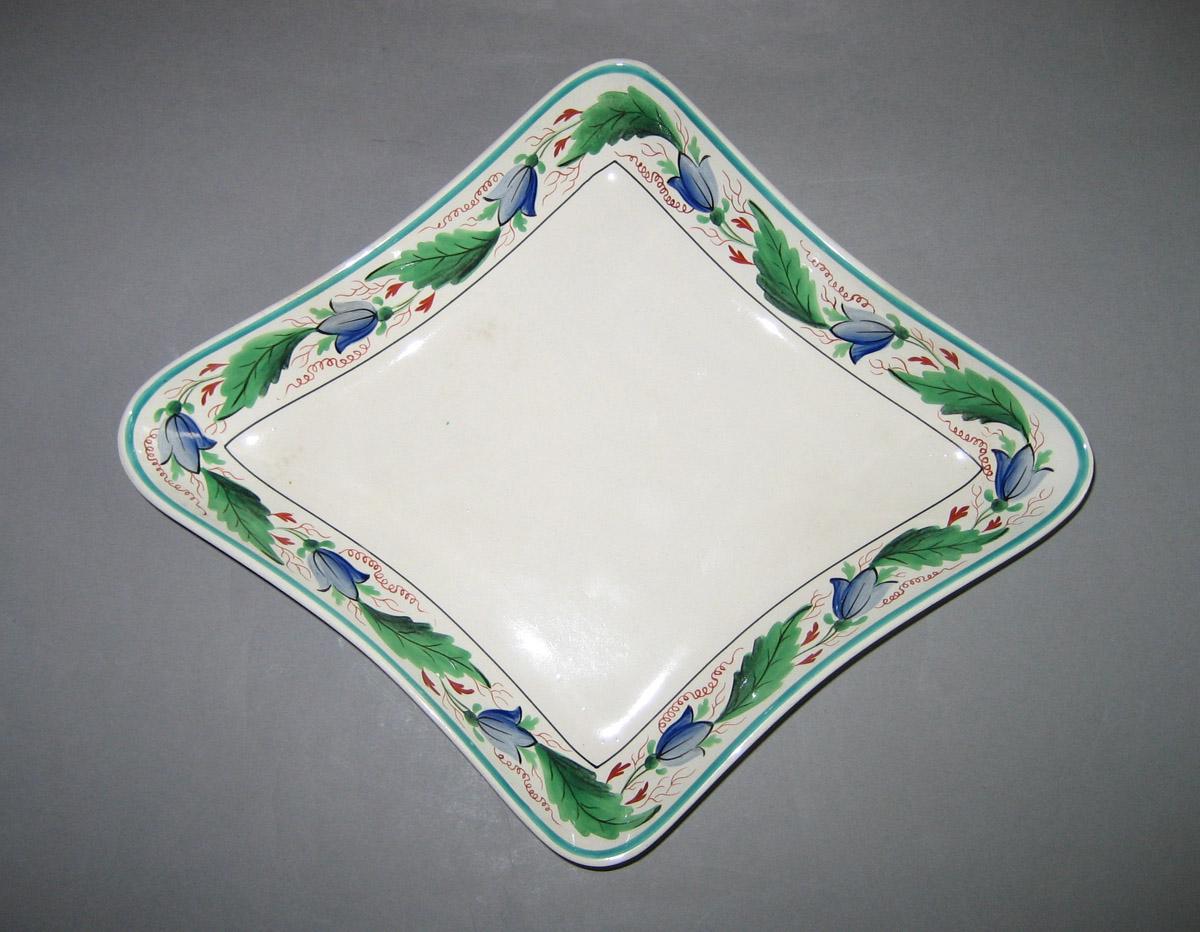 1961.0654.059 Dish