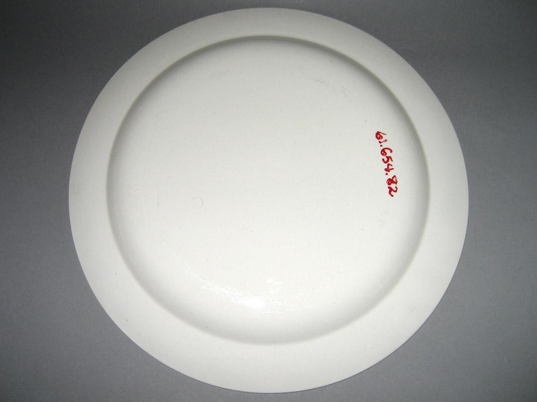 1961.0654.0082 Plate underside