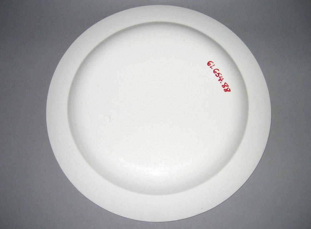 1961.0654.0088 Plate underside