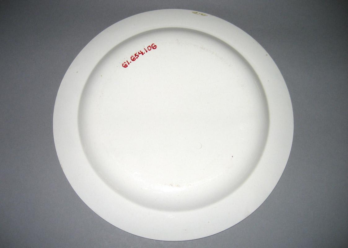 1961.0654.0106 Plate underside