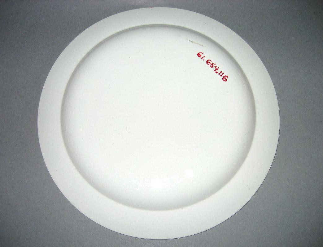 1961.0654.116 Plate underside