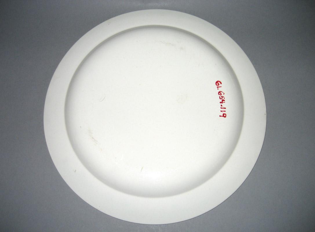 1961.0654.119 Plate underside