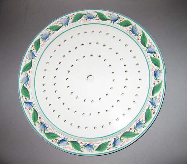 1961.0654.122 A, B Dish and strainer