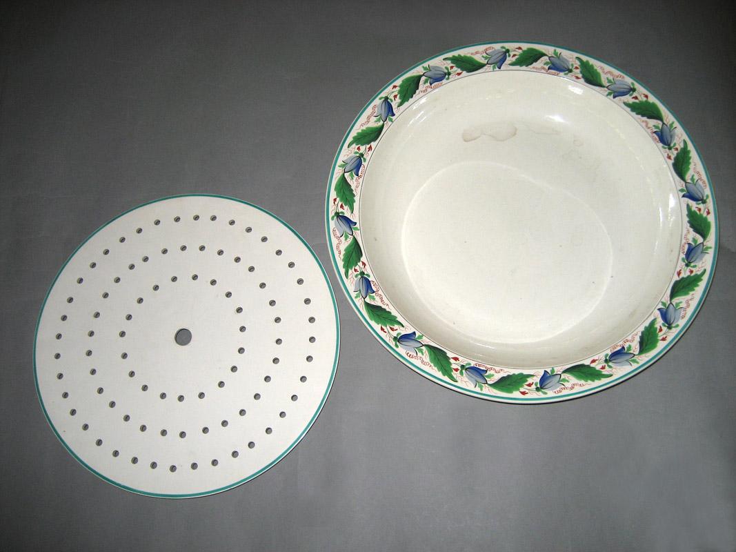 1961.0654.122 Dish separate