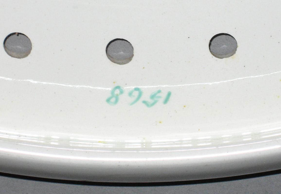 1961.0654.123 Dish detail