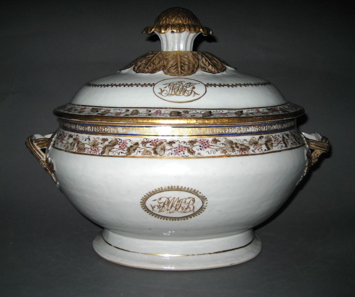 1961.0655.001 A, B Porcelain Tureen