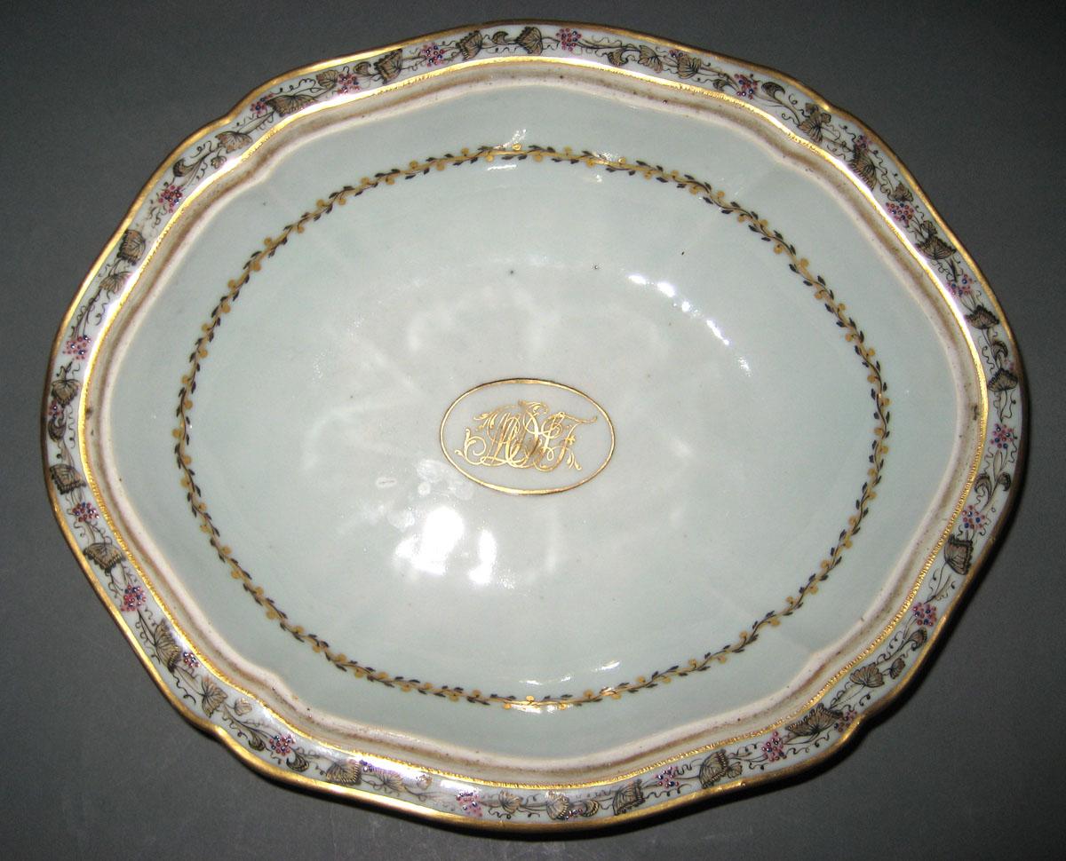 1961.0655.004 A Dish interior