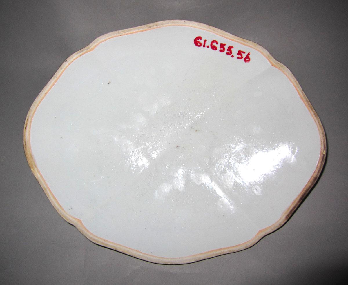 1961.0655.005 B Porcelain cover underside