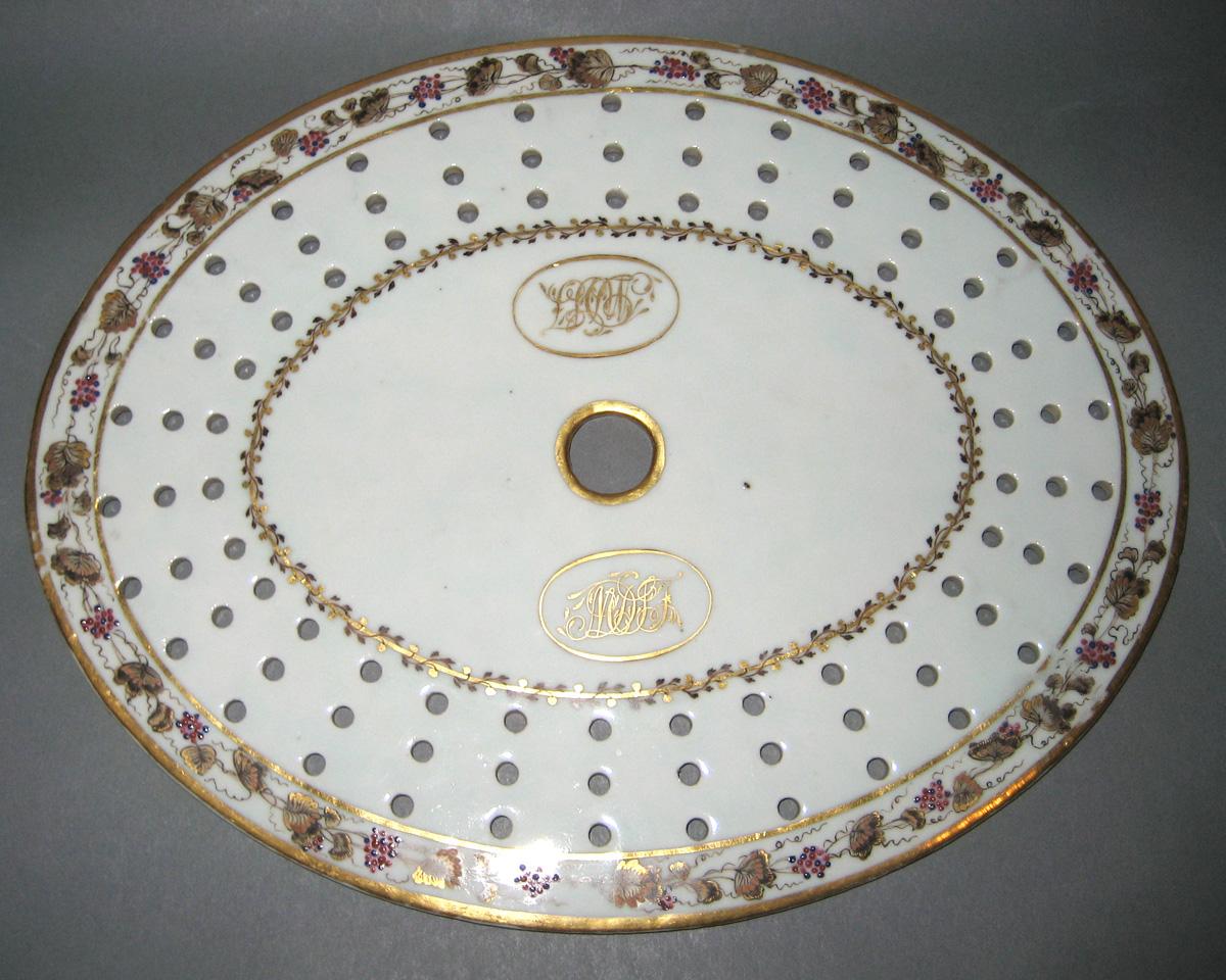 1961.0655.006 B Porcelain Strainer