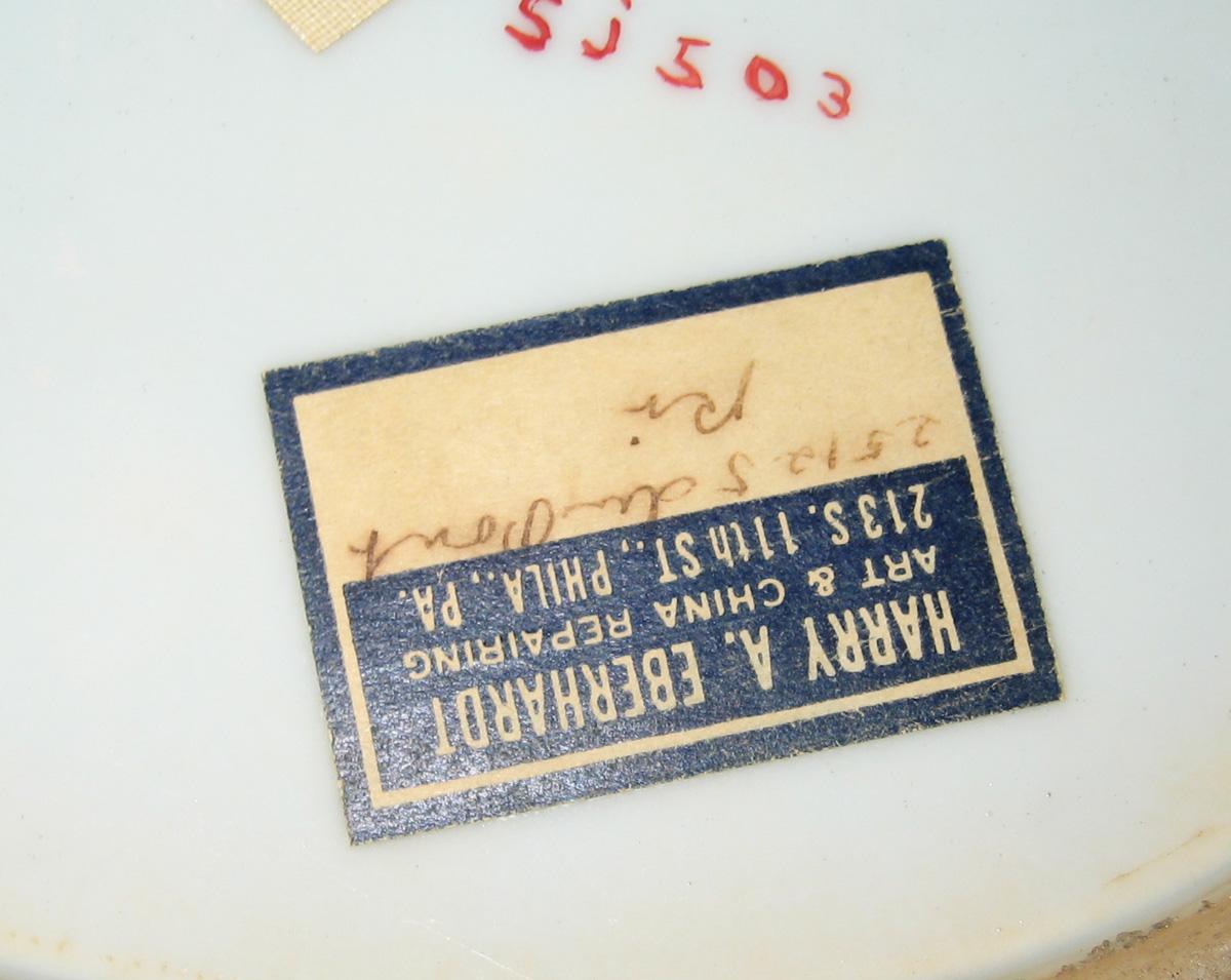 1961.0655.008 Porcelain Stand detail