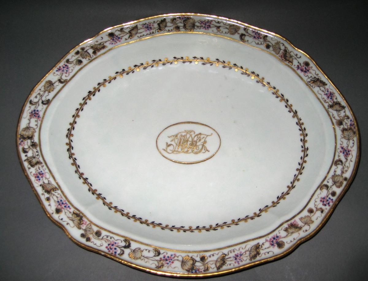 1961.0655.025 Dish