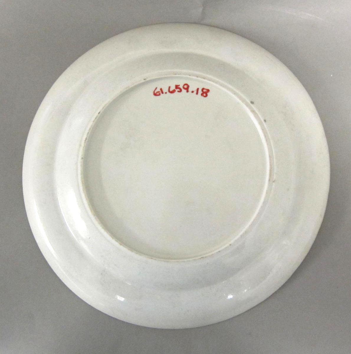 1961.0659.018 Porcelain plate underside