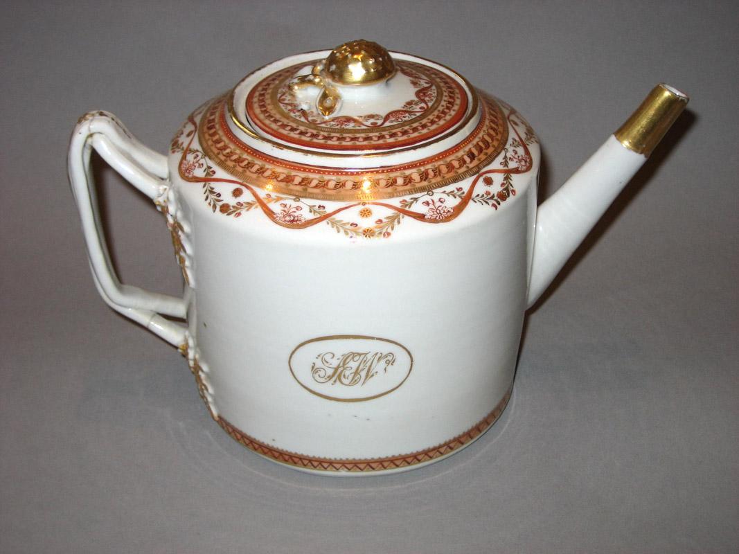 1961.0663.003 A, B Porcelain Teapot view 2