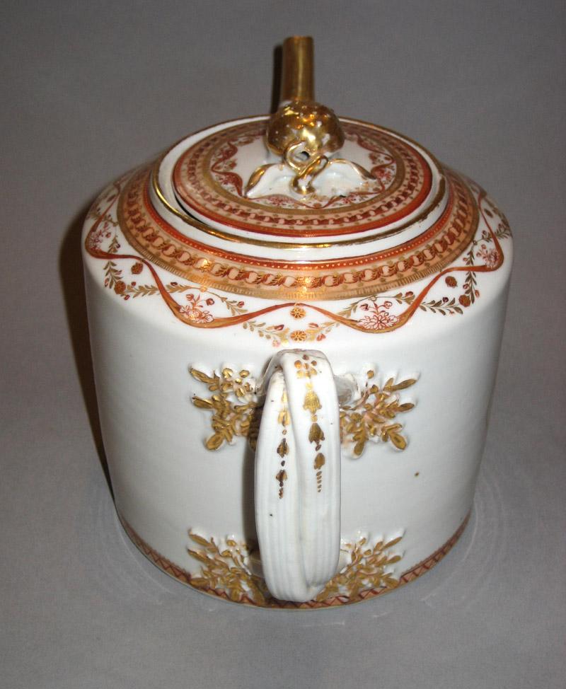 1961.0663.003 A, B Porcelain Teapot handle