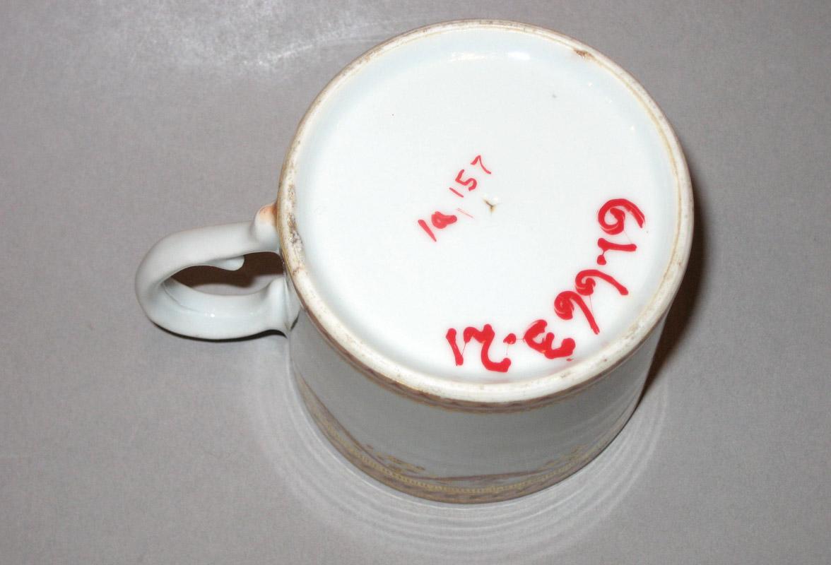 1961.0663.021 Coffee cup underside