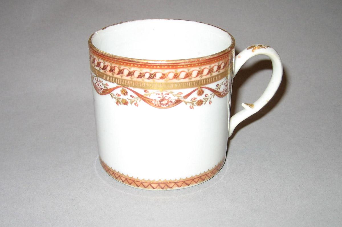1961.0663.023 Coffee cup side