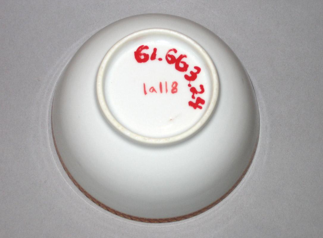 1961.0663.024 Porcelain Teabowl underside