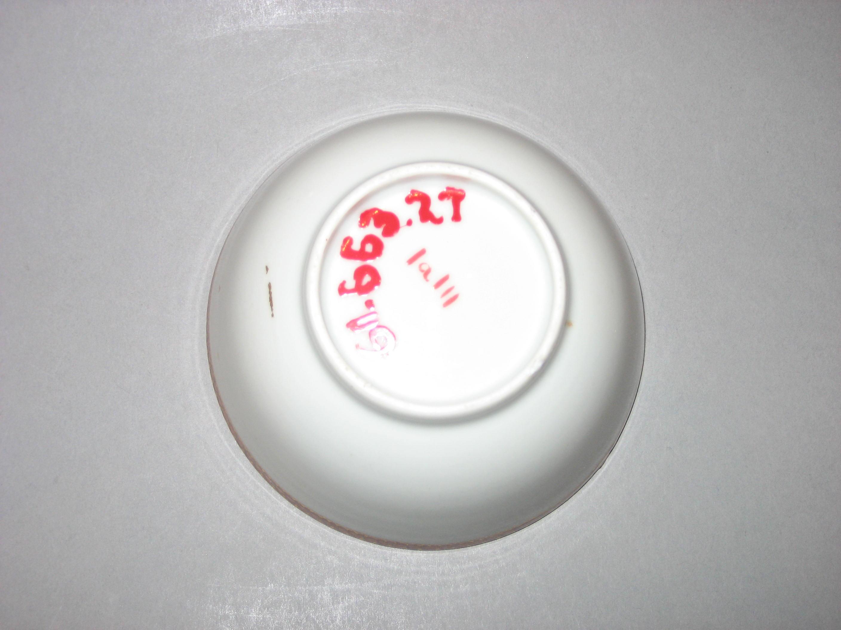 1961.0663.027 Porcelain Teabowl underside