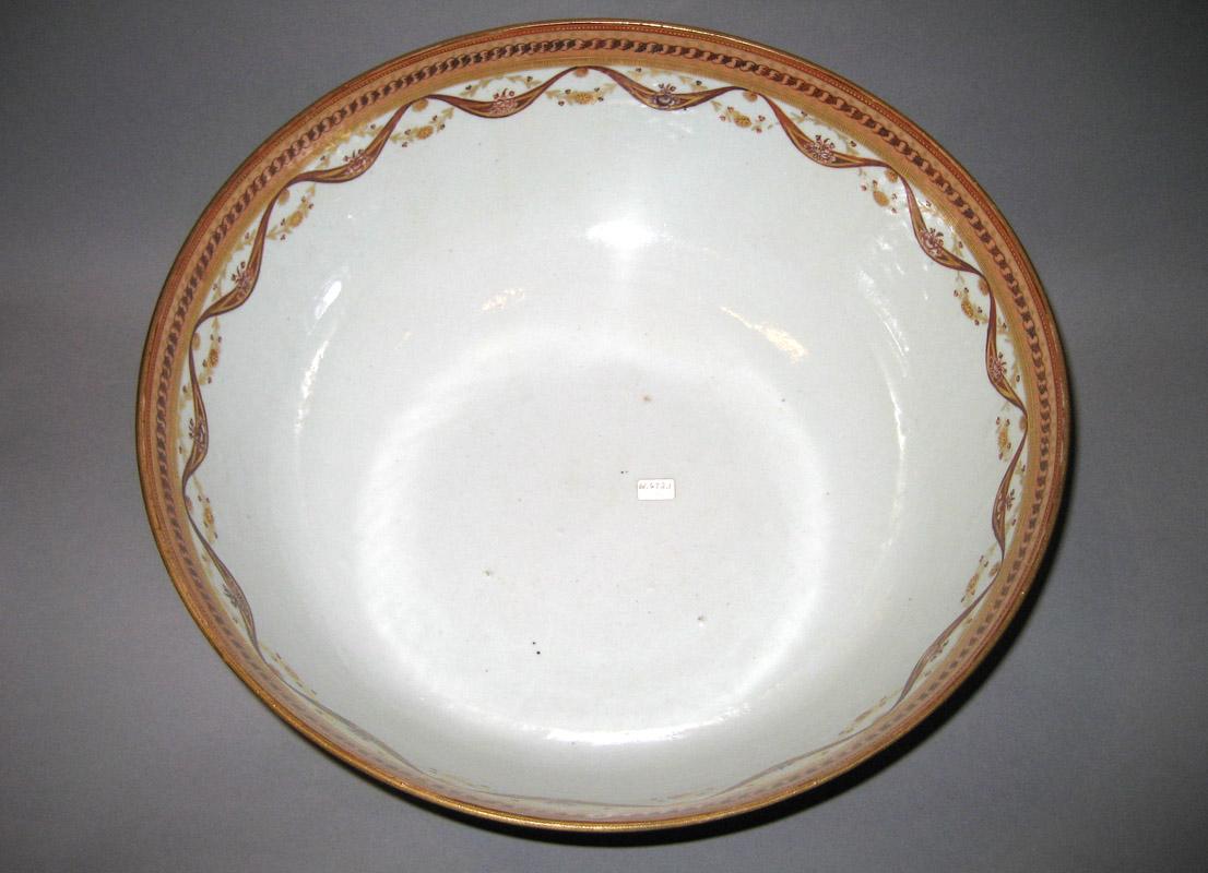 1961.0663.034 Porcelain Bowl interior