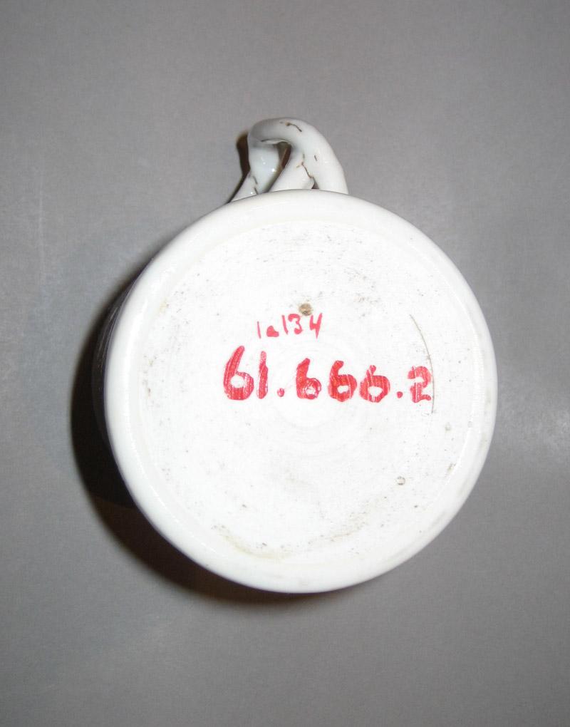 1961.0666.002 Porcelain Mug underside