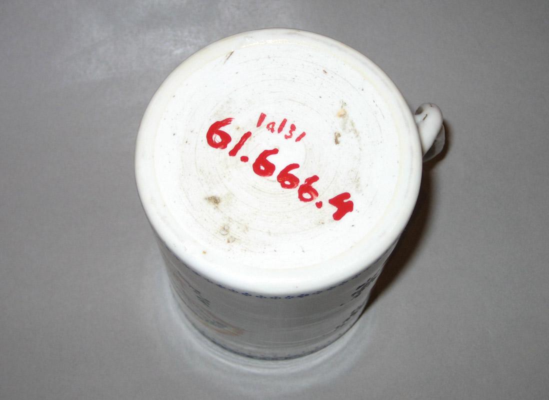 1961.0666.004 Porcelain Mug underside