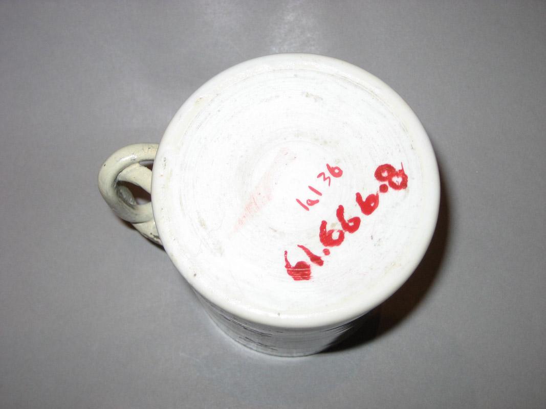 1961.0666.008 Porcelain Mug underside