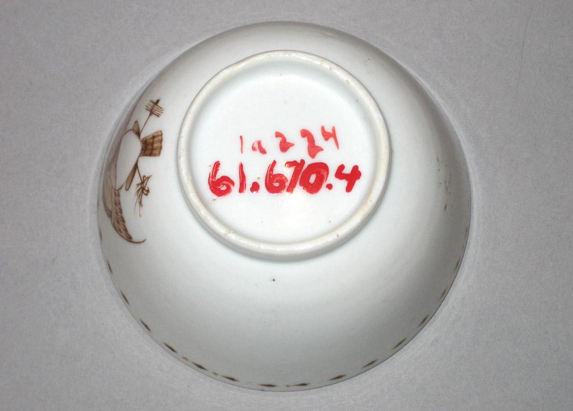 1961.0670.004 Porcelain Teabowl underside
