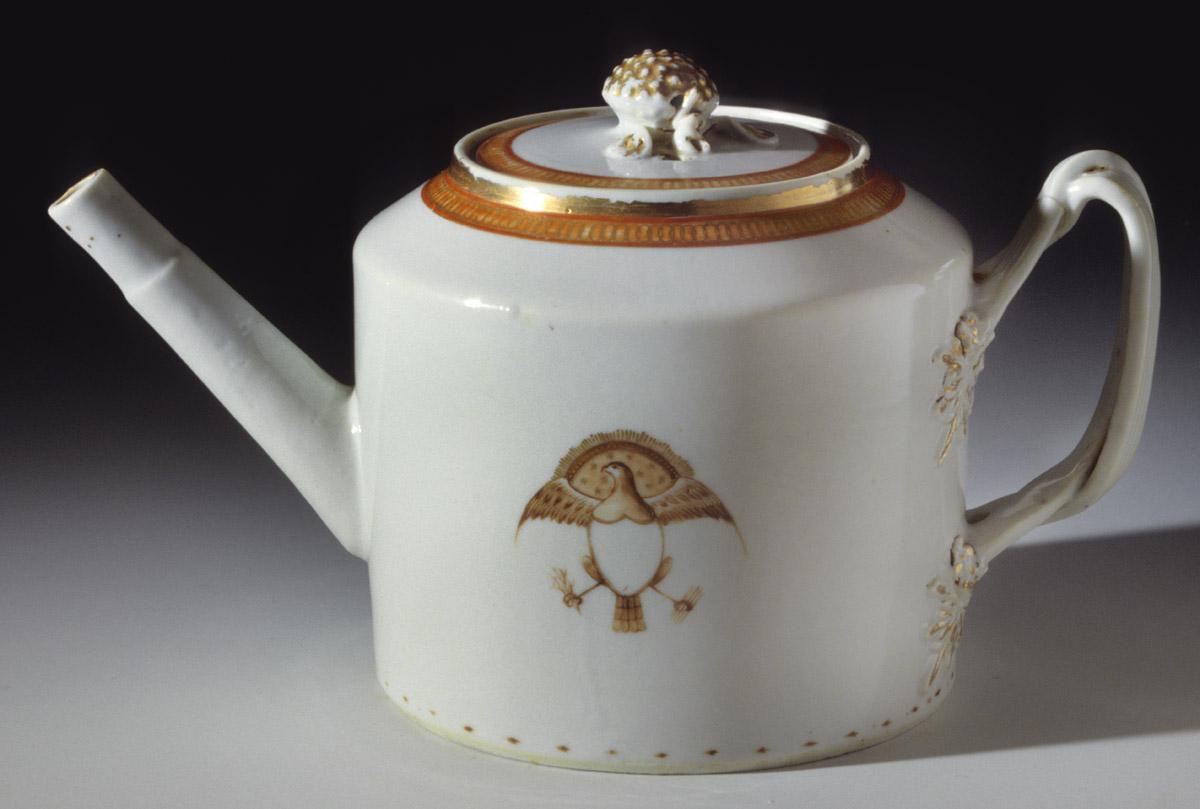 1961.0670.016 A, B Teapot