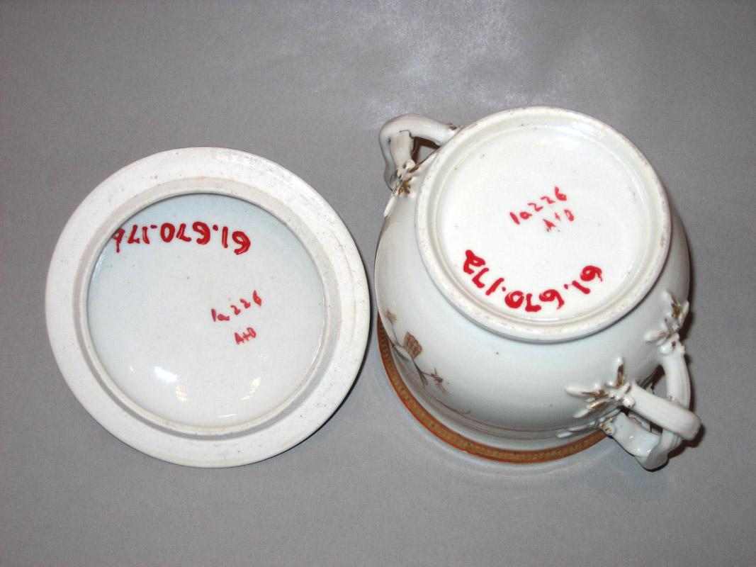 1961.0670.017 A, B Porcelain Sugar Bowl underside