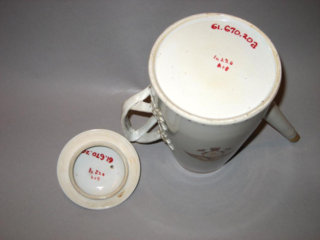 1961.0670.020 A, B Porcelain Coffee Pot underside