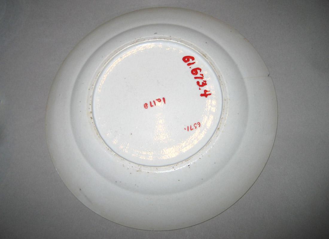 1961.0673.004 Porcelain Plate underside