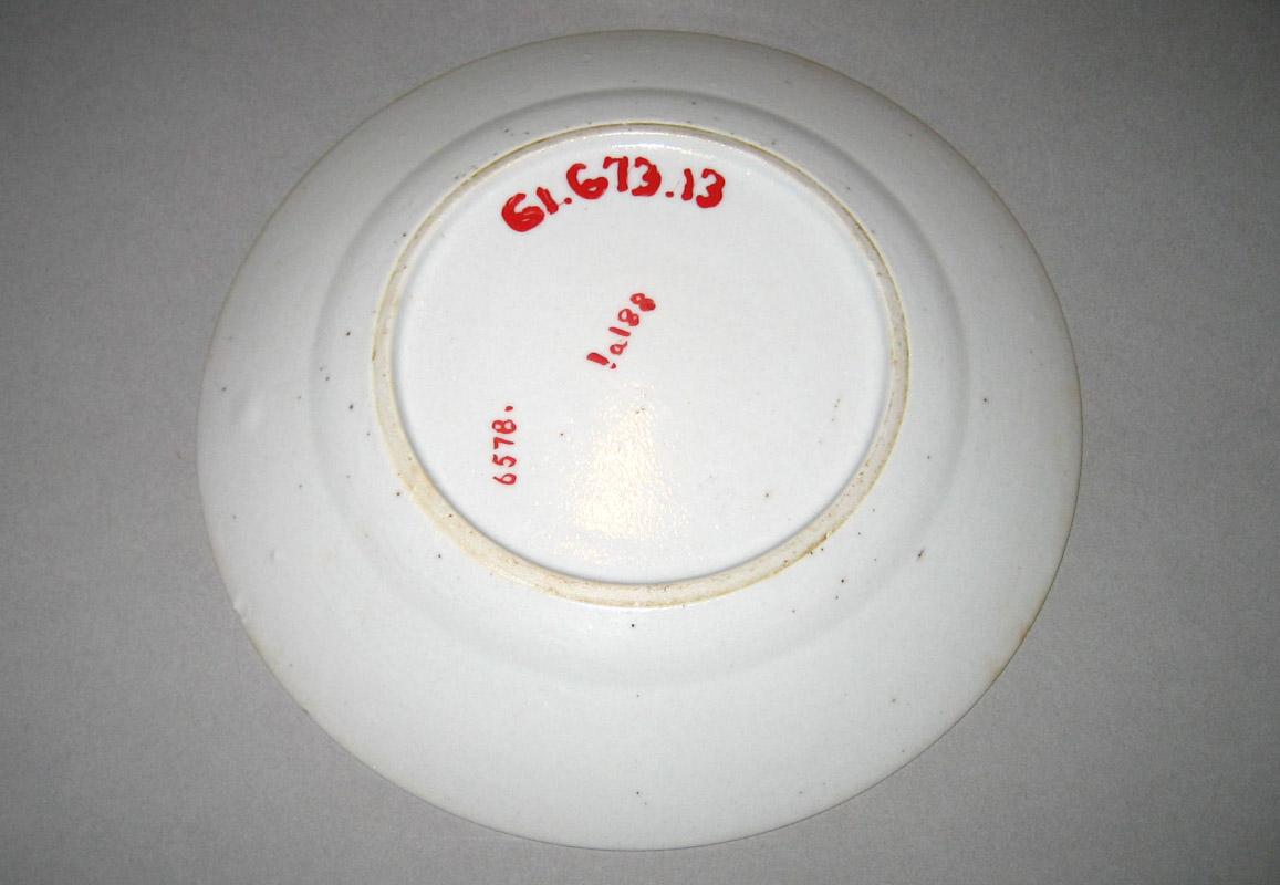 1961.0673.013 Plate underside