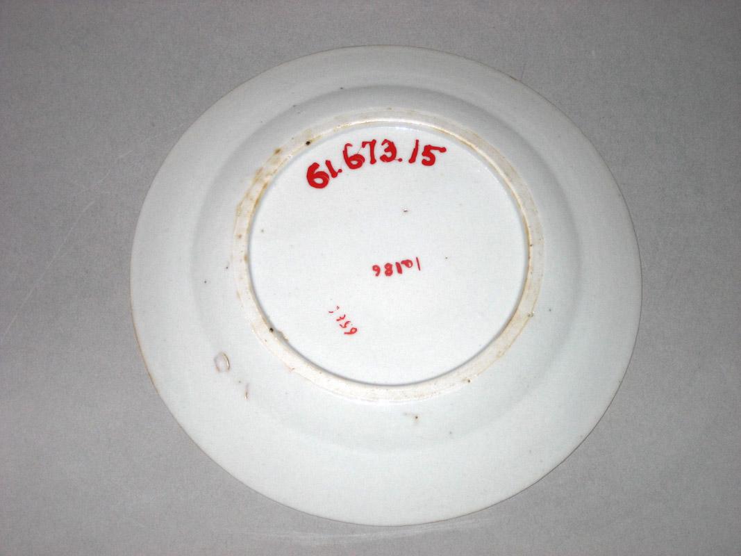 1961.0673.015 Plate underside