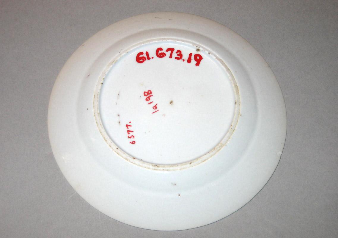 1961.0673.019 Plate underside