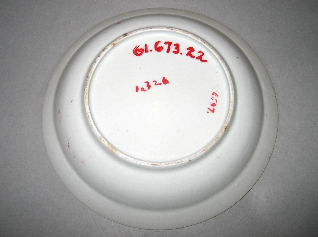 1961.0673.022 Saucer underside
