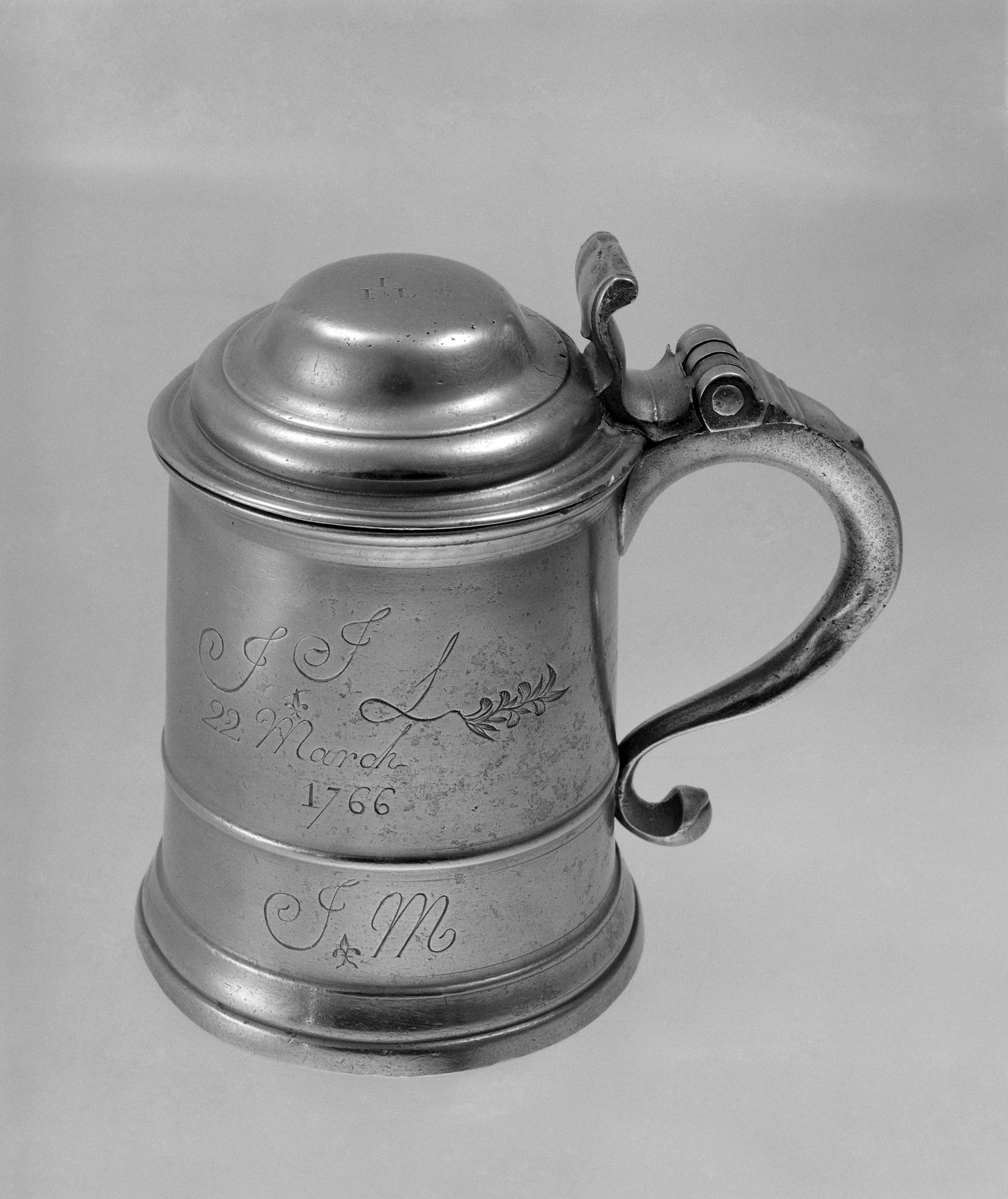 1955.0048.028 Pewter tankard (view 2)