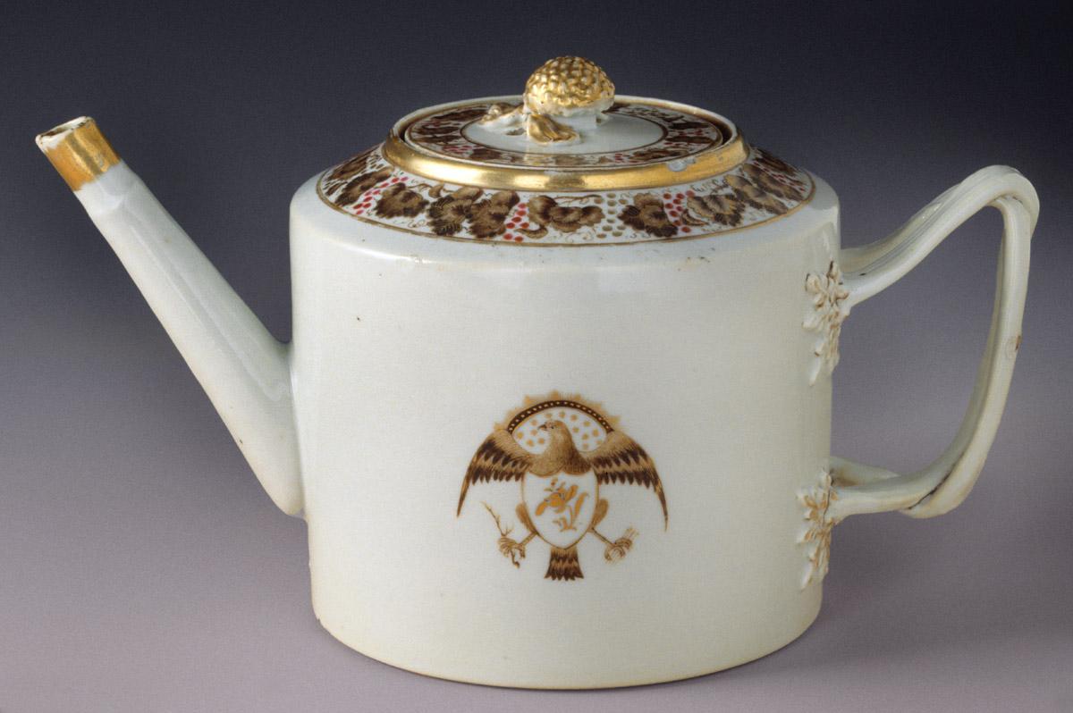 1961.0673.025 A, B Teapot