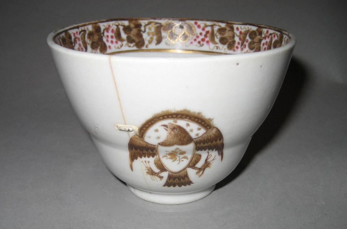 1961.0673.027 Coffee cup front