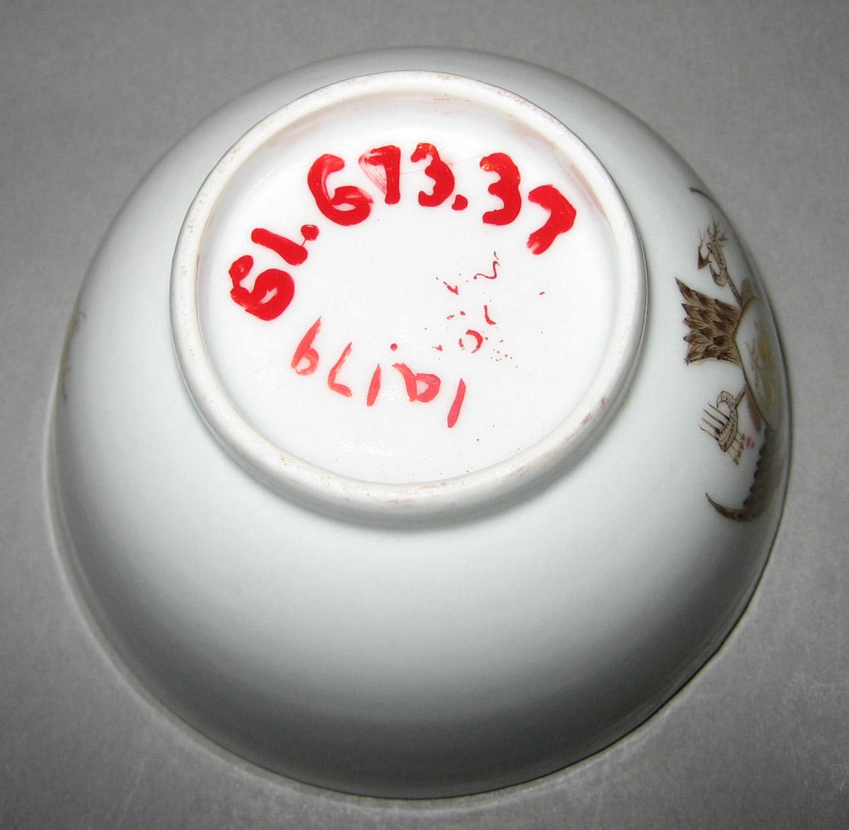 1961.0673.037 Porcelain Teabowl underside