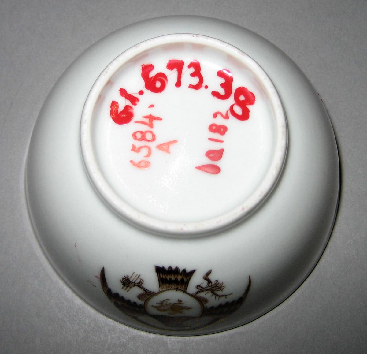 1961.0673.038 Teabowl underside