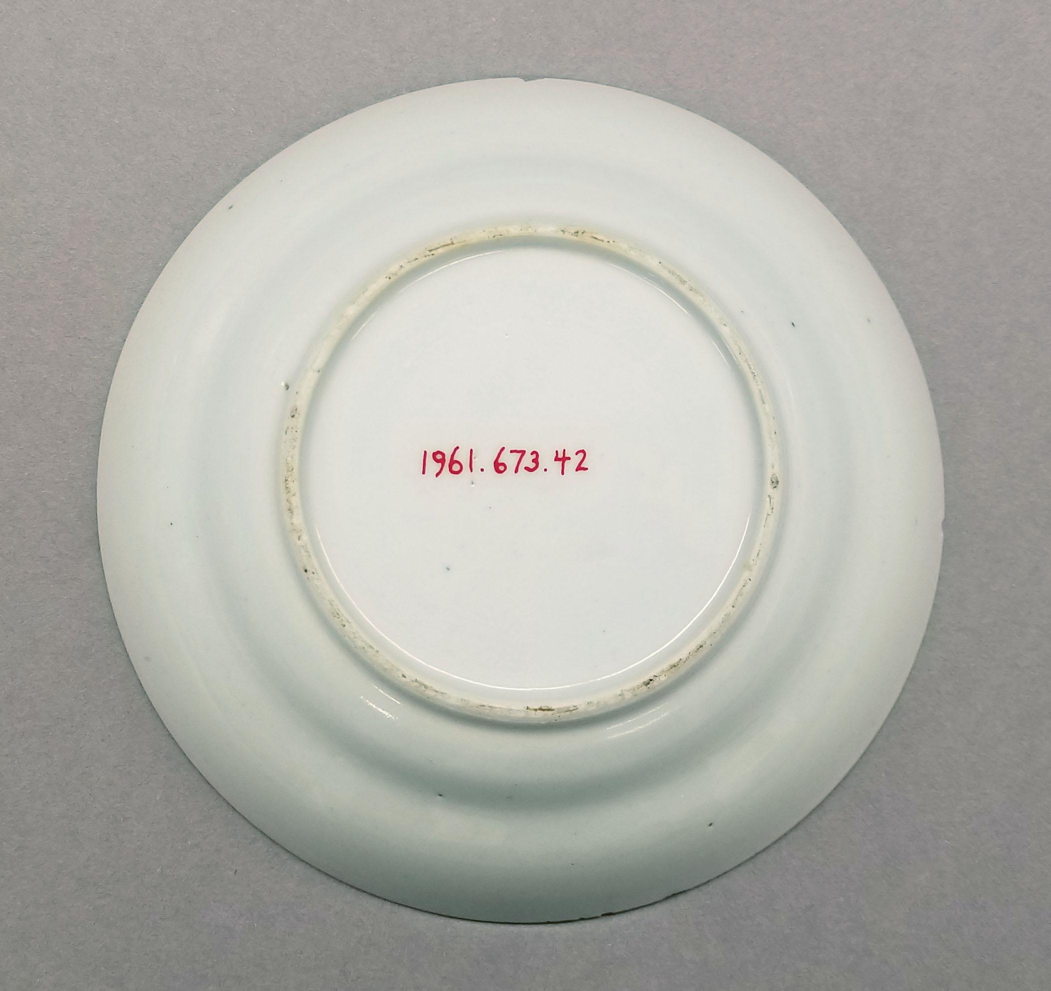 1961.0673.042 Saucer underside