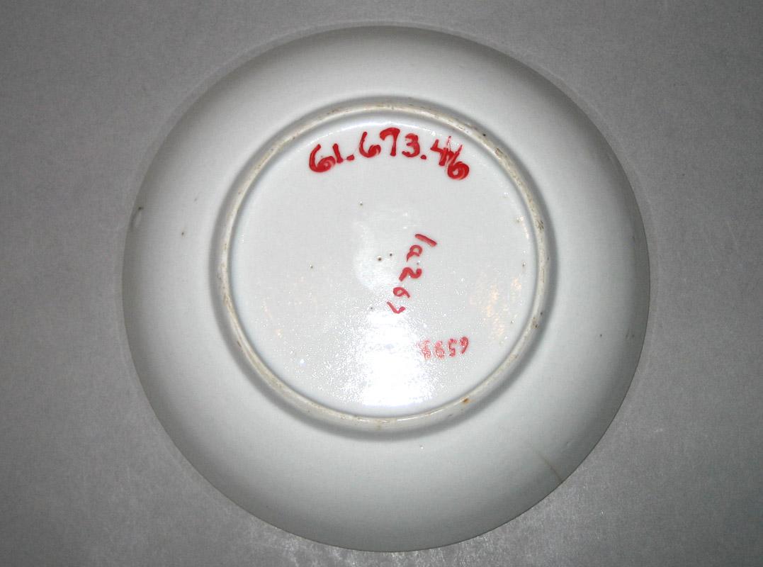 1961.0673.046 Saucer underside