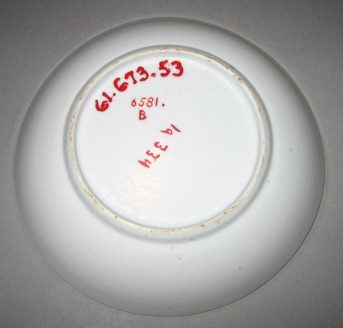 1961.0673.053 Porcelain Saucer underside