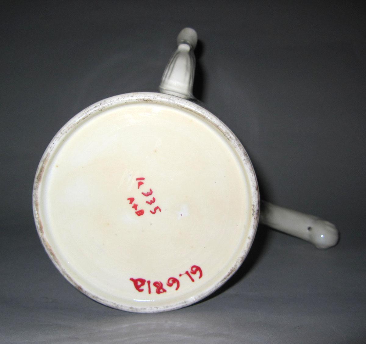 1961.0681 A Porcelain chocolate pot underside
