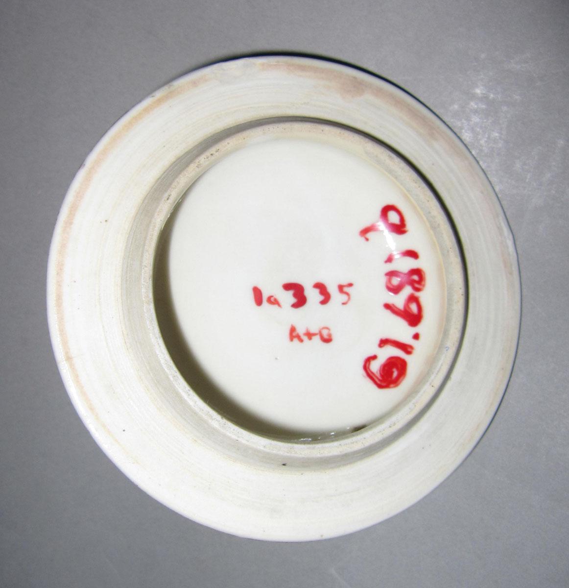 1961.0681 B Porcelain chocolate pot cover underside