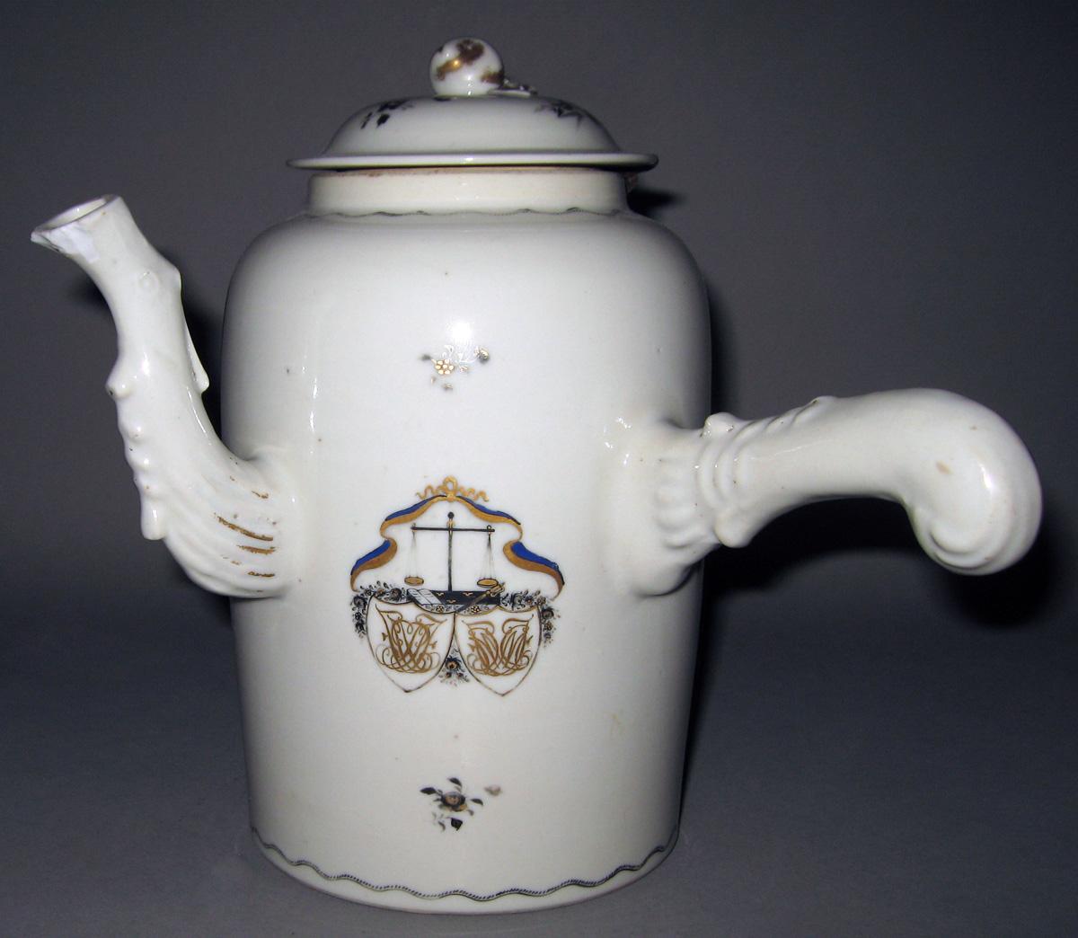 1961.0682 Porcelain Pot view 1
