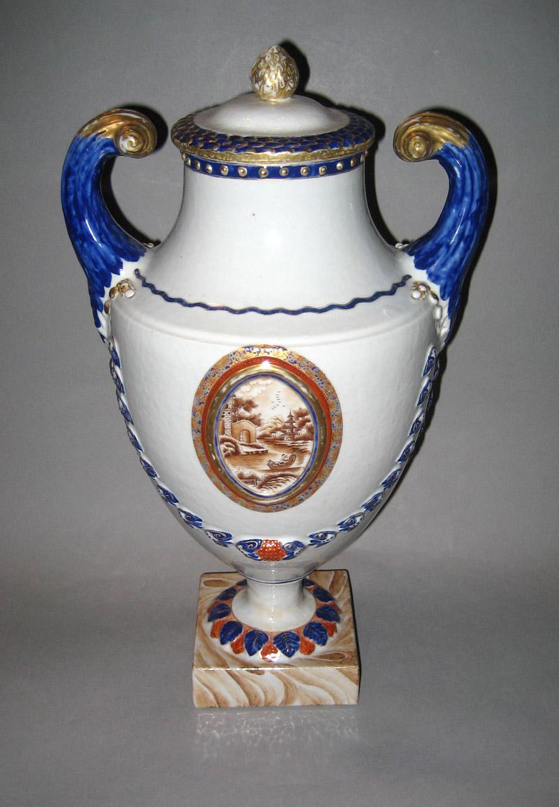 1961.0687.002 Urn