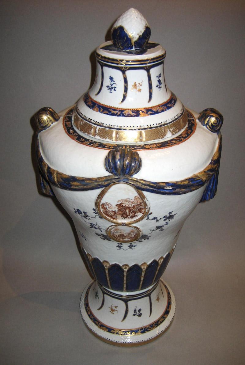 1961.0689 A, B Porcelain Urn and cover